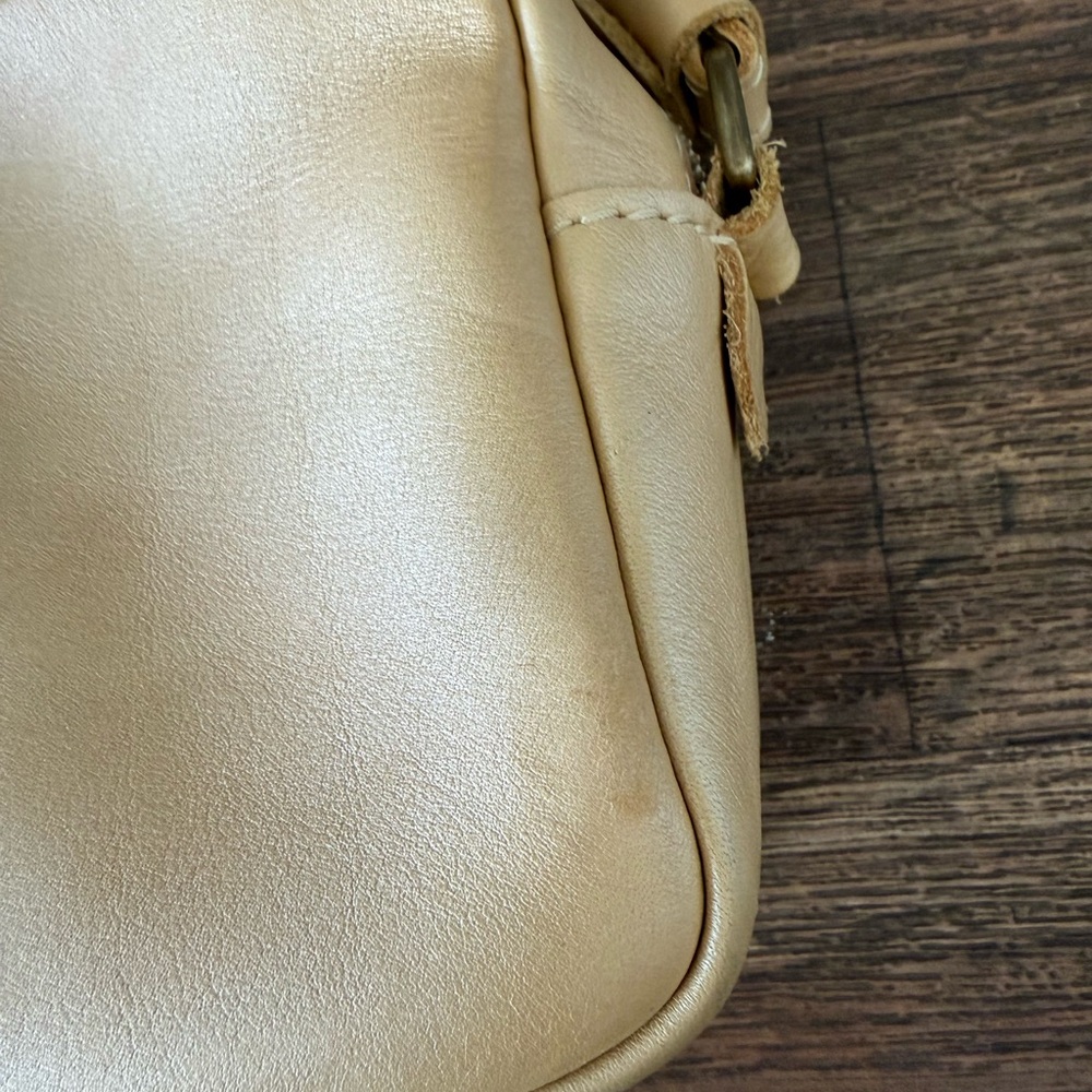 Portland Leather Tan Crossbody Bag with Luxurious Leather Finish - Pre-owned - Picture 6 of 10